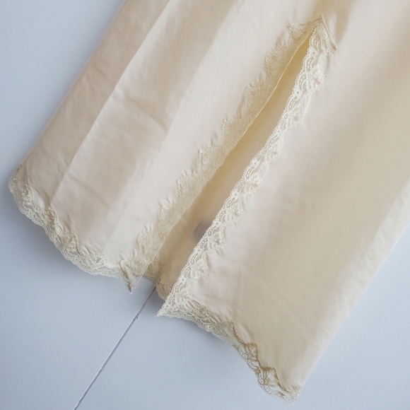 2 Vintage 70s Slip Skirt in Black and Cream - Picture 8 of 15